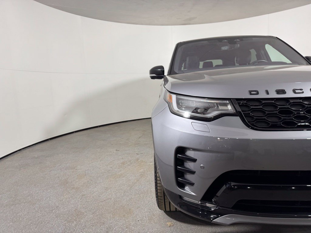 Used 2021 Land Rover Discovery S R-Dynamic AWD/4WD image 4