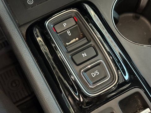 Used 2025 Honda Pilot TrailSport image 21