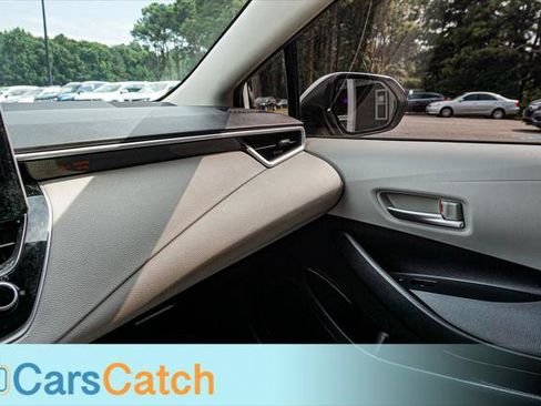 Used 2021 Toyota Corolla LE FWD image 28