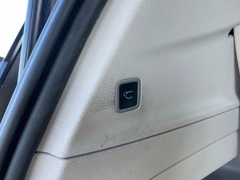 Used 2024 Chrysler Voyager LX FWD image 35