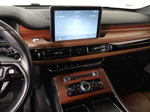 Used 2022 Lincoln Aviator Reserve w/ Equipment Group 201A AWD/4WD image 5