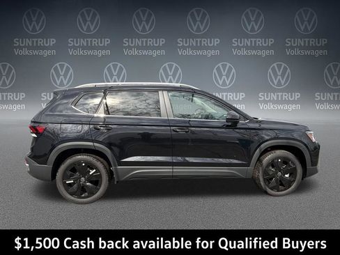 New 2026 Volkswagen Taos SE FWD image 6