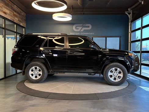 Used 2021 Toyota 4Runner SR5 AWD/4WD image 2