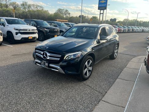 Used 2019 Mercedes-Benz GLC 300 4MATIC image 7