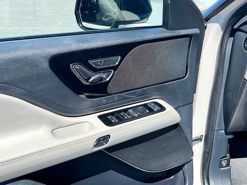 Used 2025 Lincoln Aviator 2WD image 18