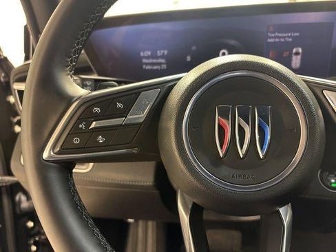 Used 2025 Buick Enclave Sport Touring image 15