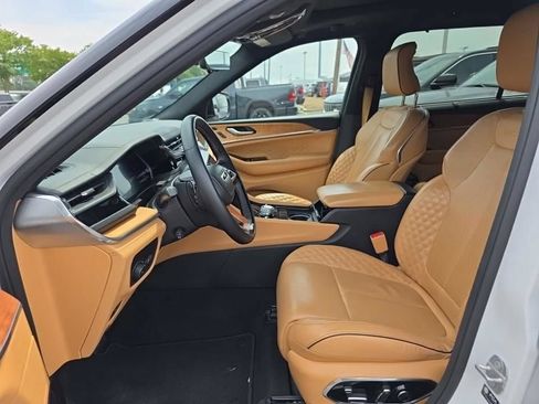 Used 2022 Jeep Grand Cherokee L Summit AWD/4WD image 6