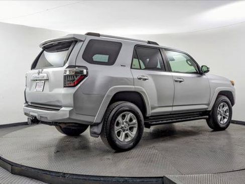 Used 2020 Toyota 4Runner SR5 Premium AWD/4WD image 8