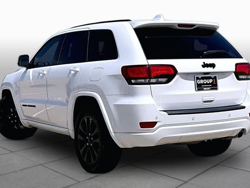 Used 2019 Jeep Grand Cherokee Altitude RWD image 12