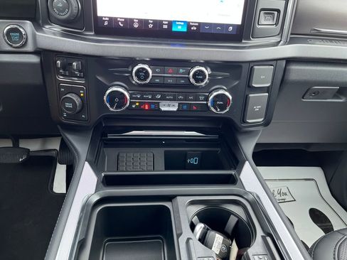 New 2026 Ford F250 Platinum image 19