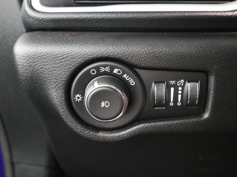 Used 2020 Chrysler Pacifica Touring w/ S Appearance Package image 29