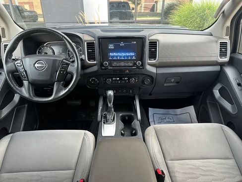 Used 2022 Nissan Frontier SV AWD/4WD image 9