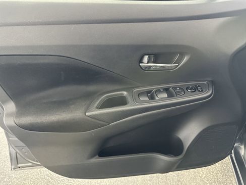 Used 2022 Nissan Versa SV w/ Trunk Package image 33