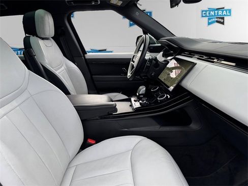 Used 2023 Land Rover Range Rover Sport SE Dynamic image 15