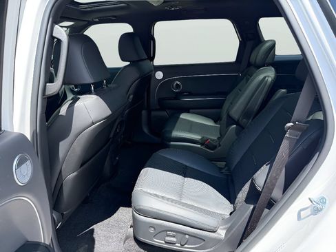 Used 2026 Hyundai Palisade Calligraphy FWD image 11