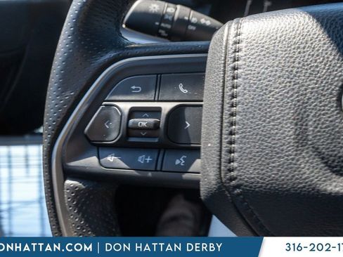 Used 2025 Toyota 4Runner SR5 AWD/4WD image 11