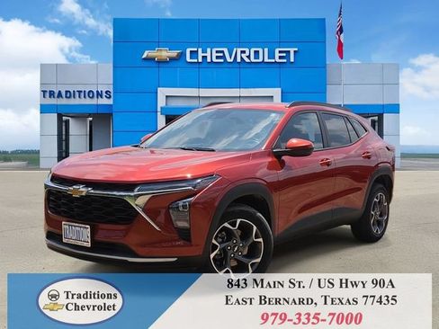 Used 2024 Chevrolet Trax LT w/ Driver Confidence Package FWD image 1
