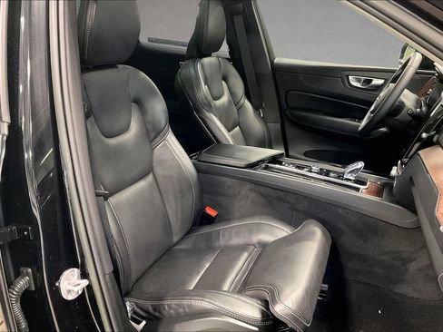 Certified 2023 Volvo XC60 B6 Ultimate w/ Protection Package Premier AWD/4WD image 29