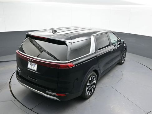 Used 2023 Kia Carnival EX image 39