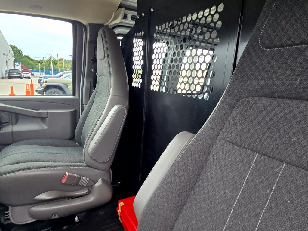 Used 2025 GMC Savana 2500 w/ Driver Convenience Package RWD image 10