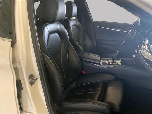 Used 2018 BMW 530i RWD image 8