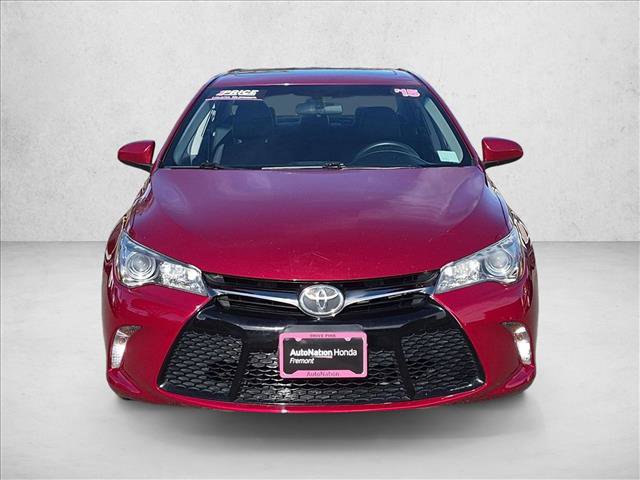 Used 2015 Toyota Camry SE w/ Moonroof Package FWD image 2
