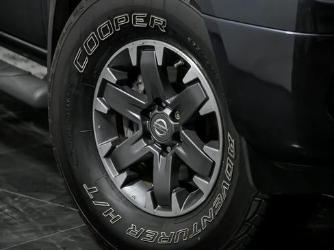 Used 2019 Nissan Frontier PRO-4X image 3