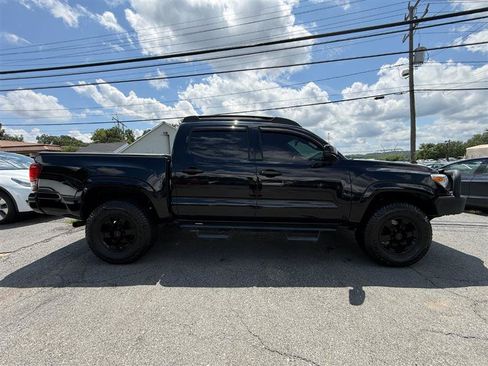 Used 2018 Toyota Tacoma SR w/ SR Convenience Package AWD/4WD image 9