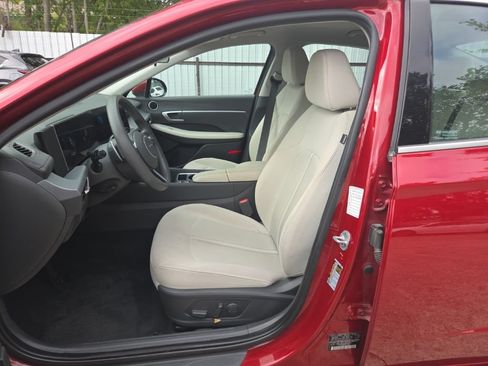 Used 2025 Hyundai Sonata SEL FWD image 3