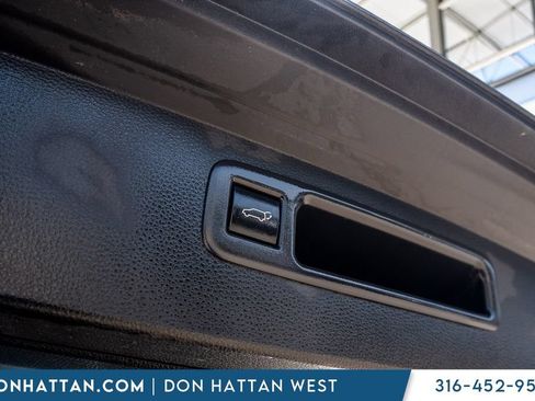 Used 2023 Toyota Highlander XLE FWD image 36