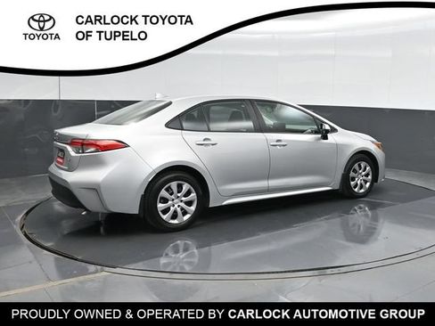 Used 2025 Toyota Corolla LE FWD image 3