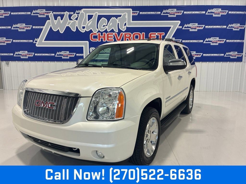 Used 2014 GMC Yukon SLT w/ SLT Chrome Package AWD/4WD image 1