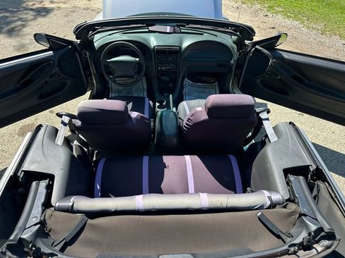 Used 2000 Ford Mustang Convertible RWD image 27