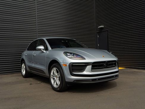 Used 2025 Porsche Macan image 7