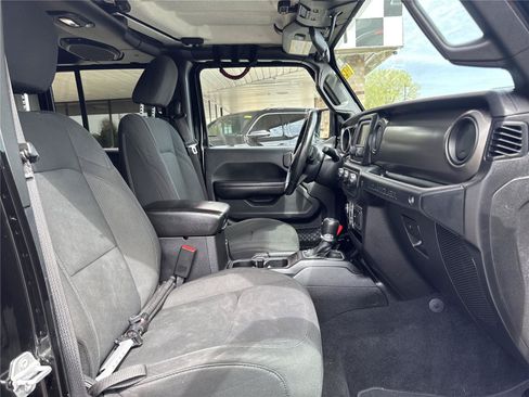 Used 2018 Jeep Wrangler Unlimited Sport S AWD/4WD image 24