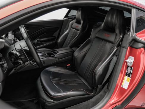 Used 2019 Aston Martin V8 Vantage Coupe RWD image 41