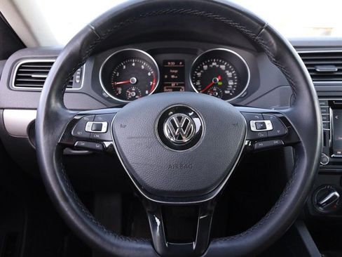 Used 2017 Volkswagen Jetta SE FWD image 11