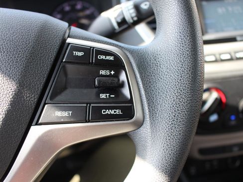 Used 2019 Hyundai Accent SE FWD image 19