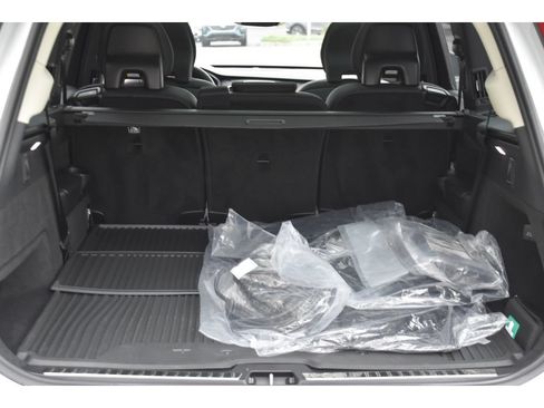 Used 2024 Volvo XC90 T8 Plus w/ Protection Package Premier AWD/4WD image 12