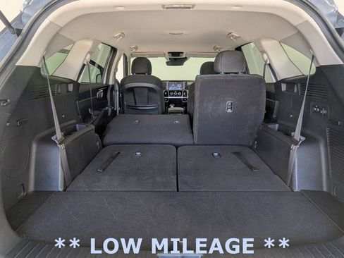 Used 2023 Kia Sorento LX FWD image 25