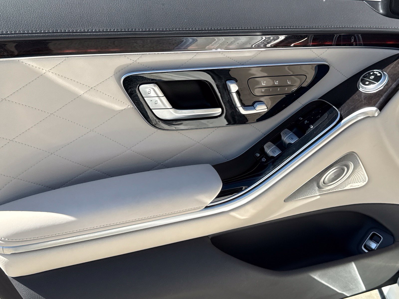Used 2023 Mercedes-Benz S 580 4MATIC Sedan image 19