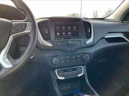 Used 2024 GMC Terrain SLE image 18