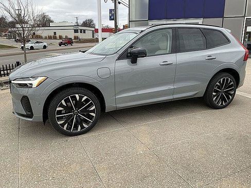New 2026 Volvo XC60 T8 Ultra w/ Climate Package AWD/4WD image 11