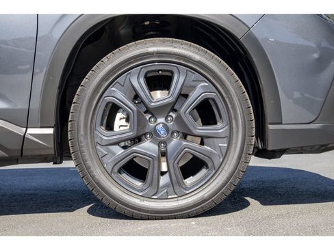 Used 2023 Subaru Ascent Onyx Edition AWD/4WD image 9
