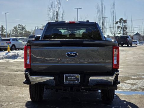 Used 2024 Ford F250 XLT image 8