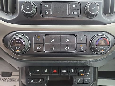 Used 2021 Chevrolet Colorado Z71 AWD/4WD image 34