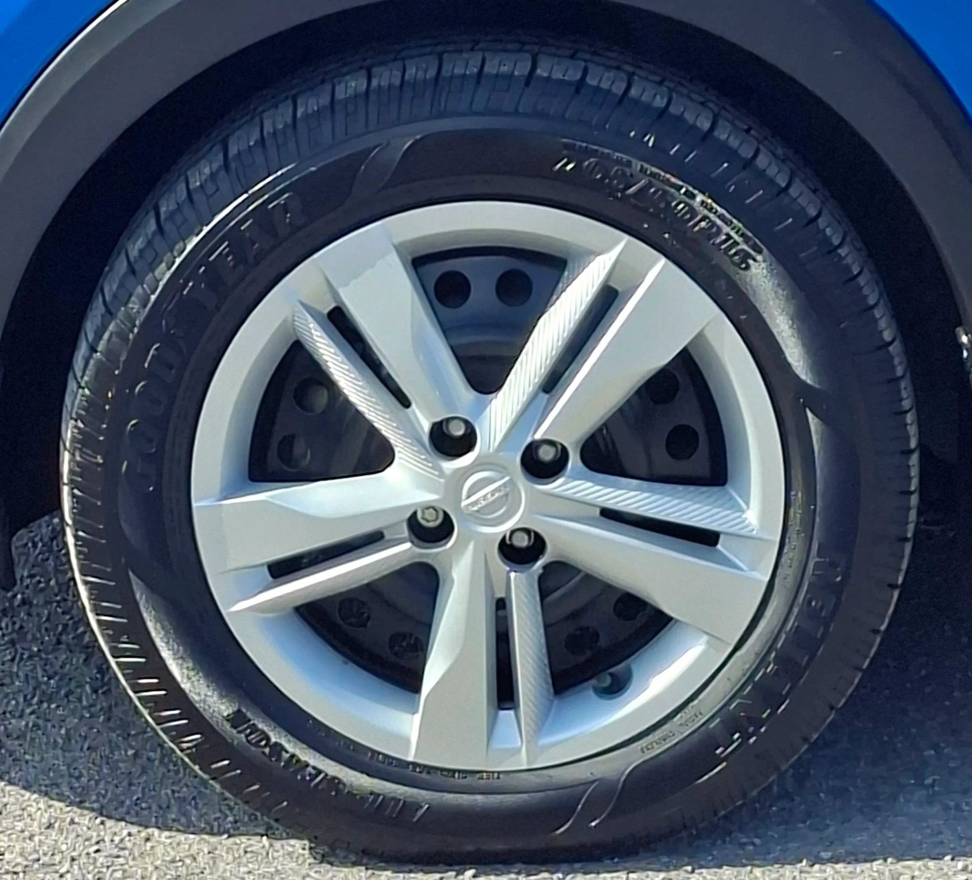 Used 2021 Nissan Kicks S FWD image 27