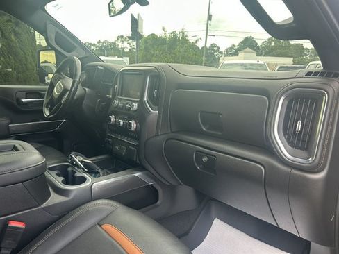 Used 2022 GMC Sierra 2500 AT4 w/ Gooseneck/5TH Wheel Package AWD/4WD image 17