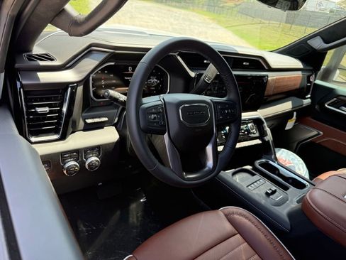 New 2026 GMC Sierra 3500 Denali Ultimate AWD/4WD image 3