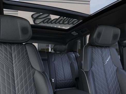 New 2026 Cadillac Lyriq V w/ Exterior Carbon Fiber Package AWD/4WD image 24